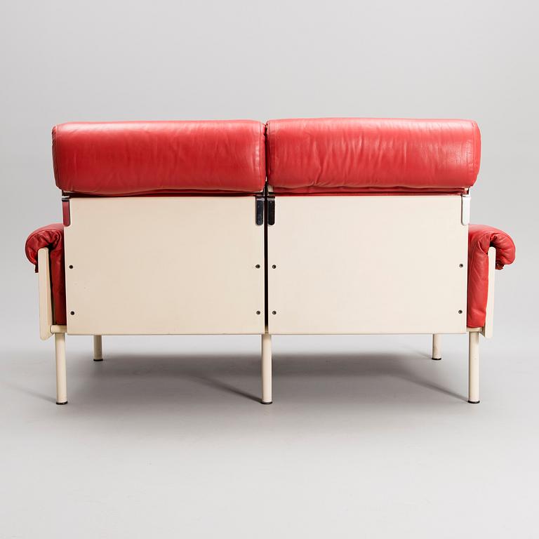 YRJÖ KUKKAPURO, A SOFA AN ARMCHAIR. Ateljee. Haimi, 1963-1964.