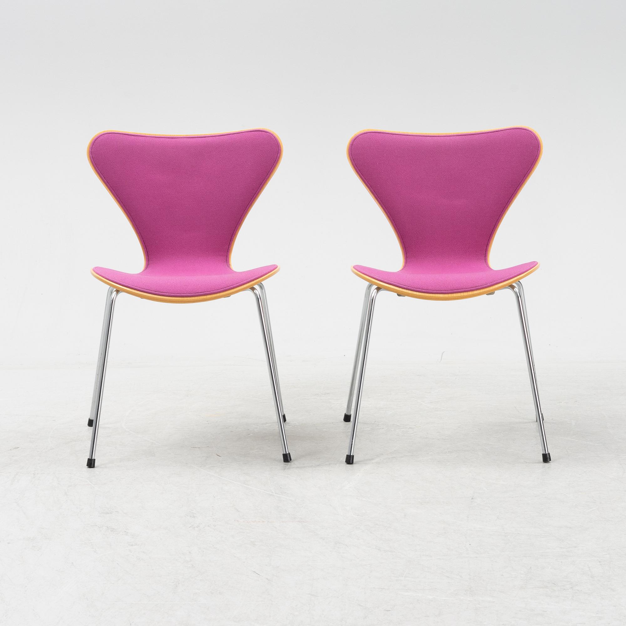 Arne Jacobsen, stolar, 6 st, "Sjuan", Fritz Hansen, Danmark, daterade 1991.