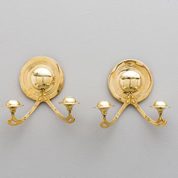 A PAIR OF ART NOUVEAU STYLE BRASS WALL LIGHTS, first half of the 20th century.