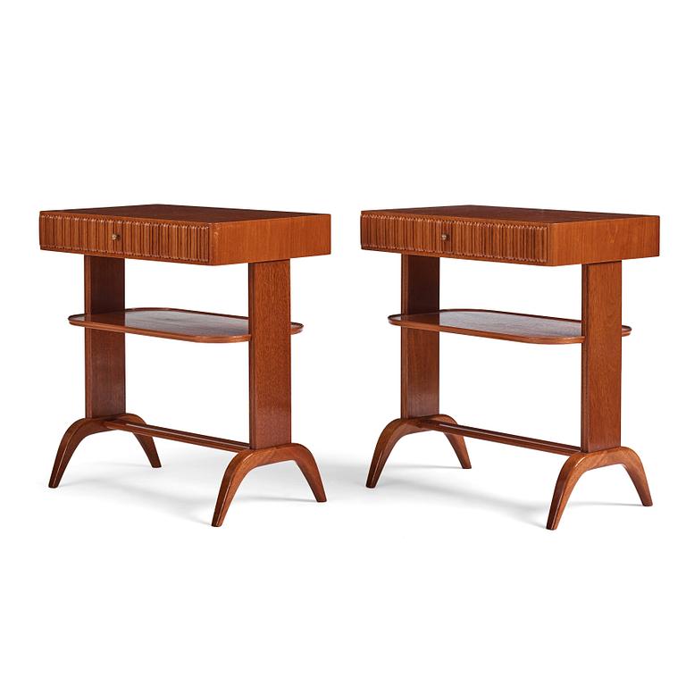 Nordiska Kompaniet, a pair of Swedish Modern "Anette" bedside tables, Sweden 1944.