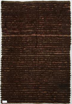 A Finnish folkart blanket / long pile ryijy-rug, presumably from the turn of the century 1900. Ca 208 x 136 cm.