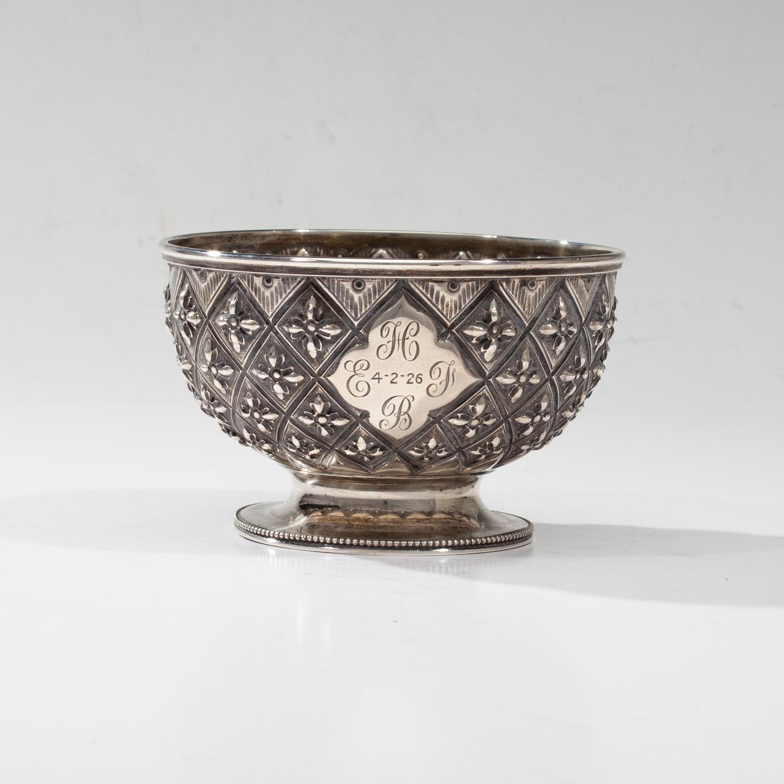 SKÅL, sterling silver, London 1869. Vikt 216 g.