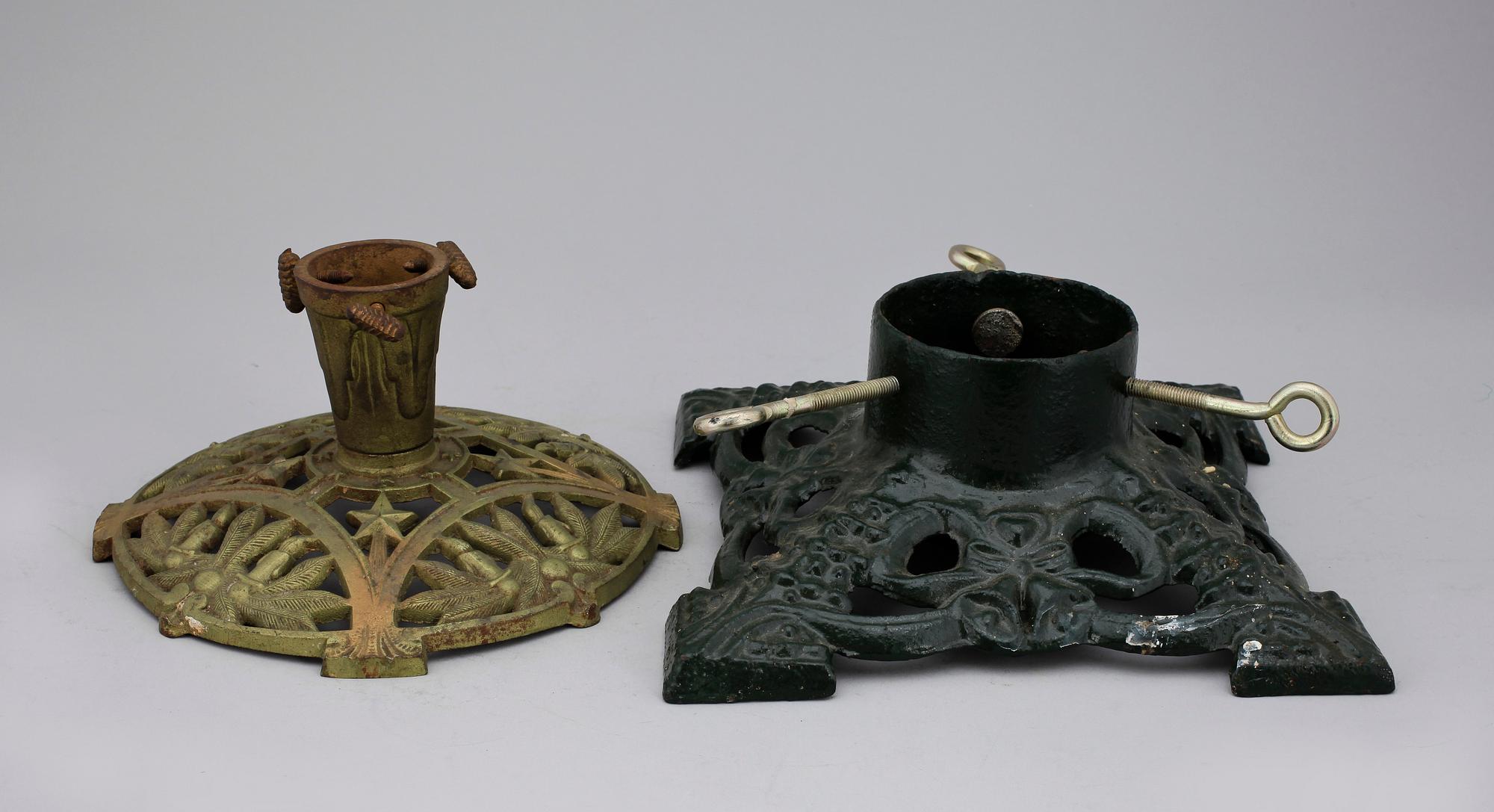 JULGRANSFÖTTER, 2 st, gjutjärn, jugendstil, 1900/2000-tal.