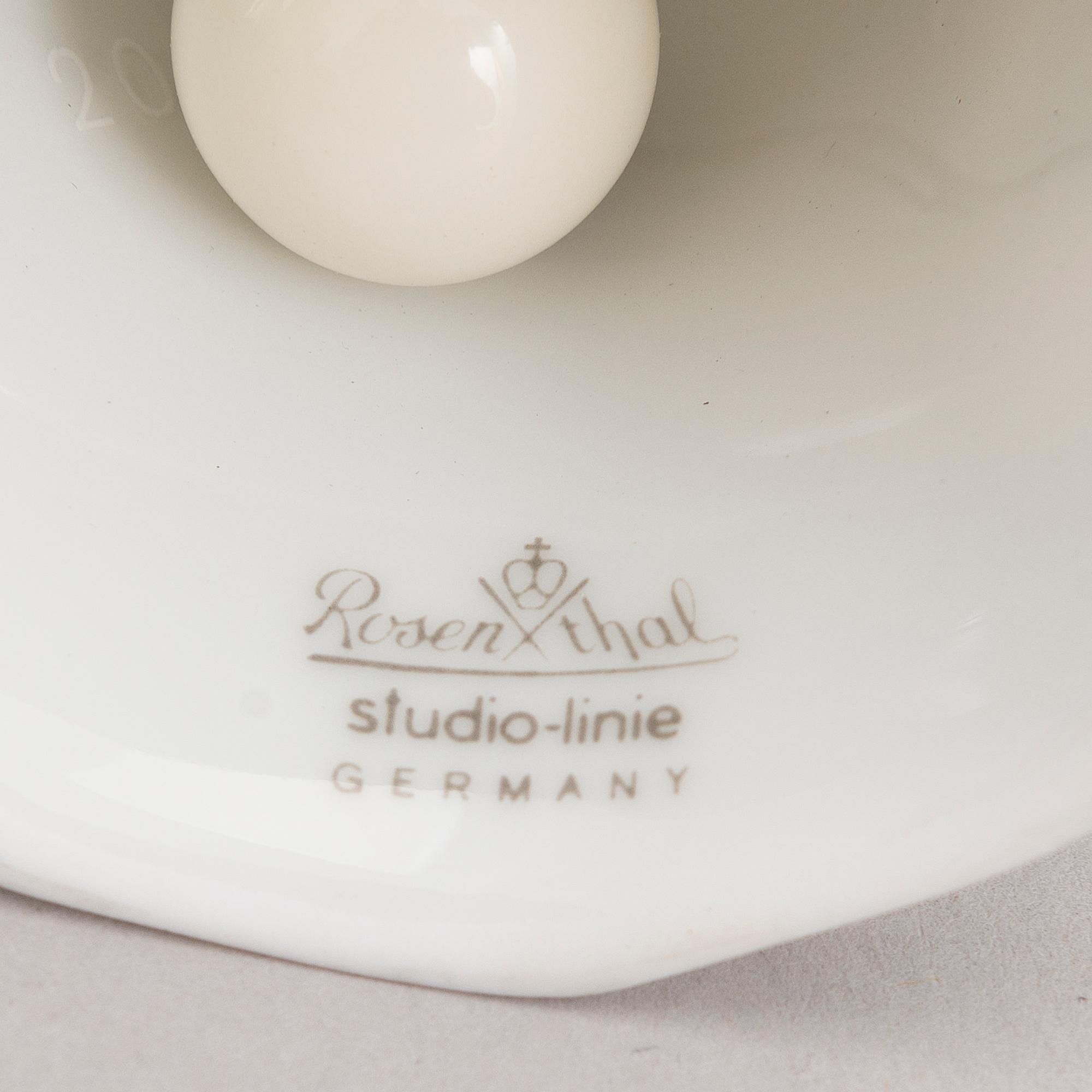 TAPIO WIRKKALA ja RUT BRYK. Posliiniesineitä. 7 osaa. "Winterreise" & "Polygon". Rosenthal. 1900-luvun loppu.