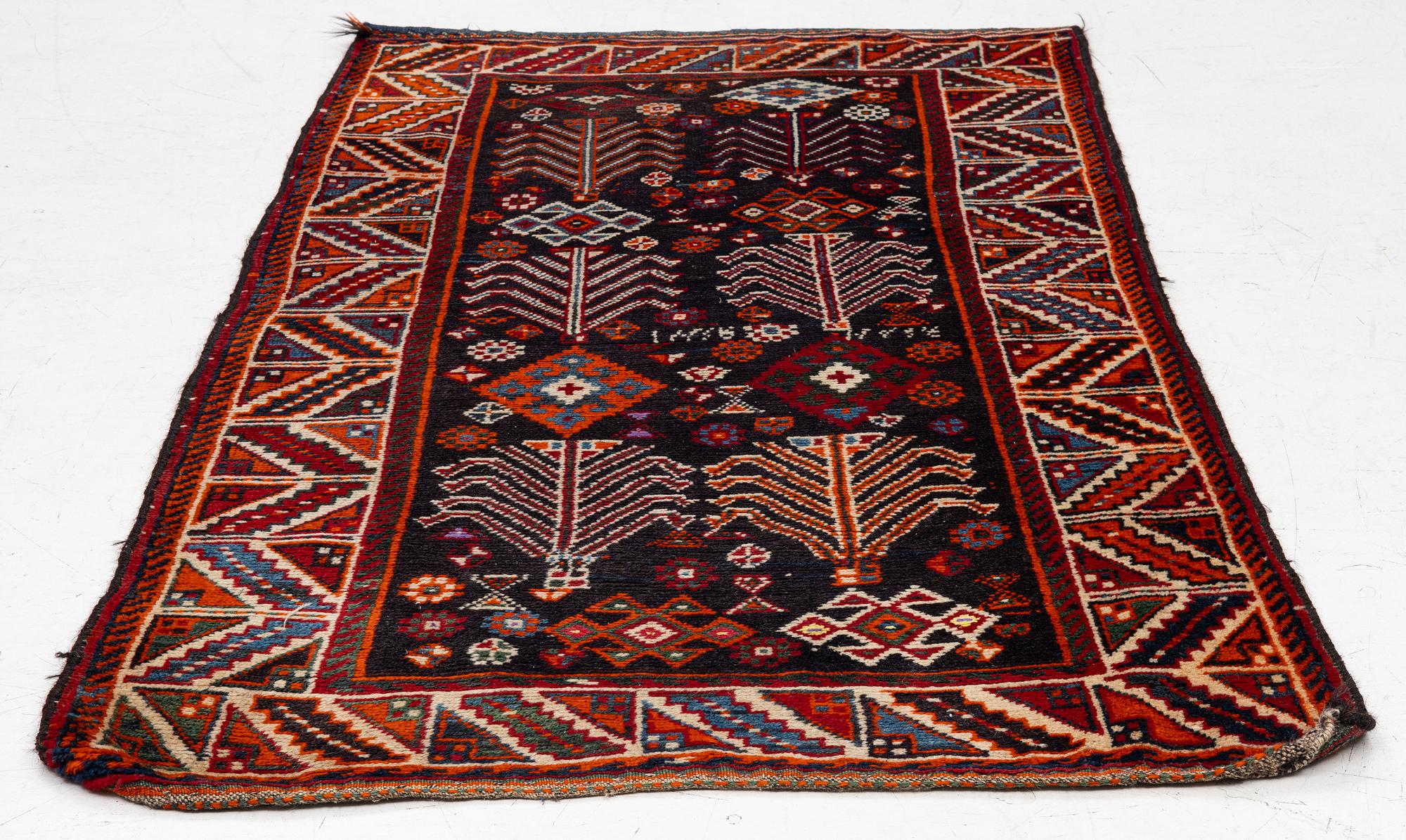 Matta, Kaukasus, ca 200 x 113 cm.
