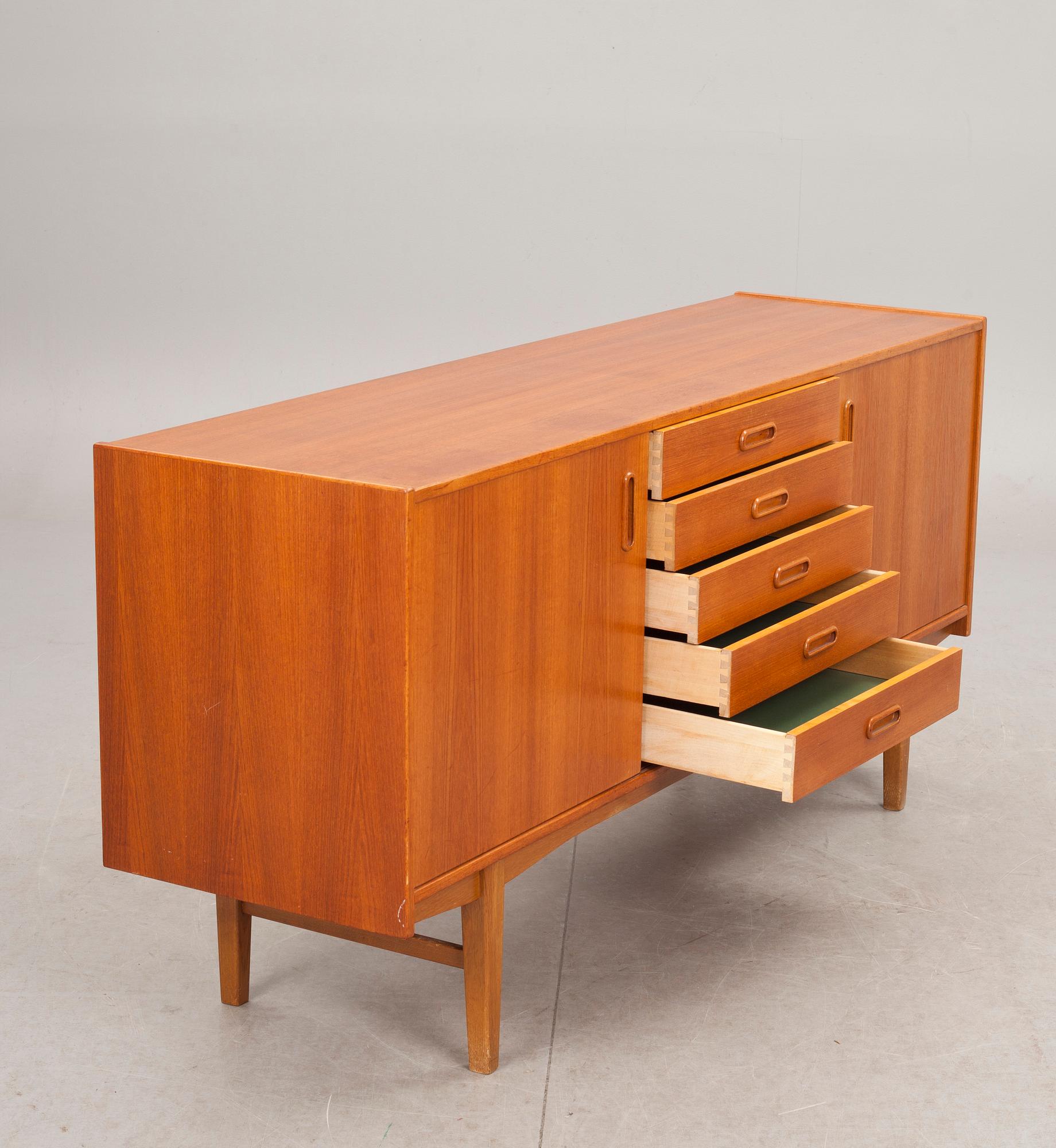 SIDEBOARD, 1960-tal.