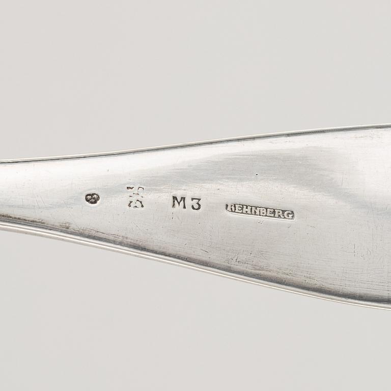 Soppslev samt ragusked, silver, Norrköping 1800-talets första hälft.