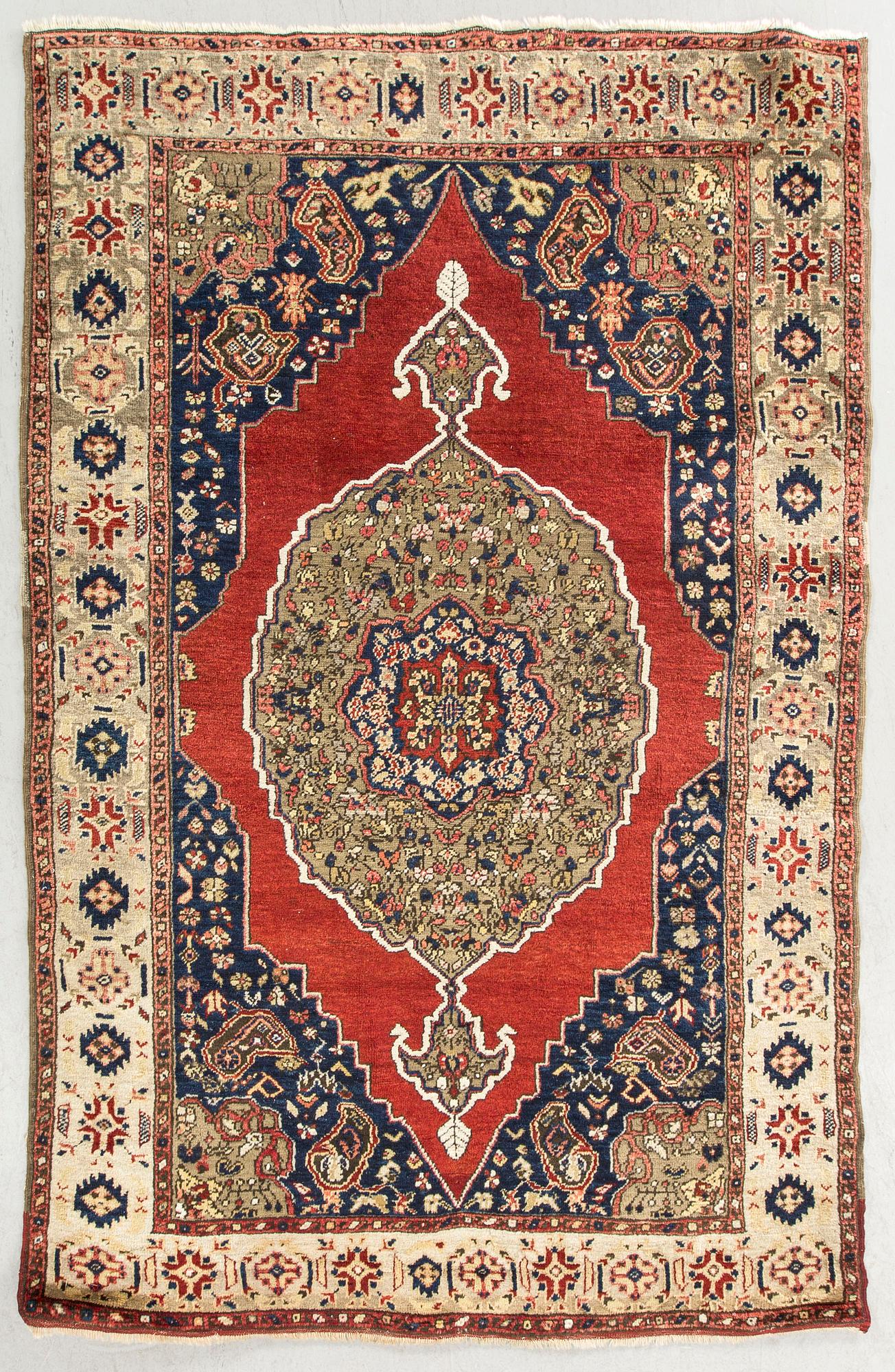 An antique Karapinar carpet ca 167 x 107 cm.