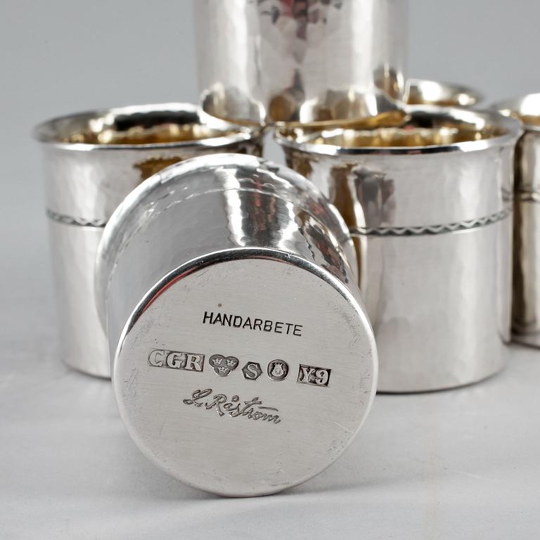MUGGAR, 6 st, silver, Eric Råström, Stockholm, 1973. Total vikt ca 375 g.