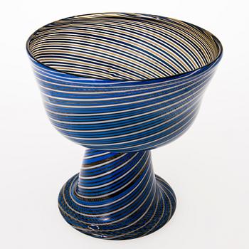 HEIKKI ORVOLA, A footed filigree glass bowl, signed Heikki Orvola Nuutajärvi Notsjö.