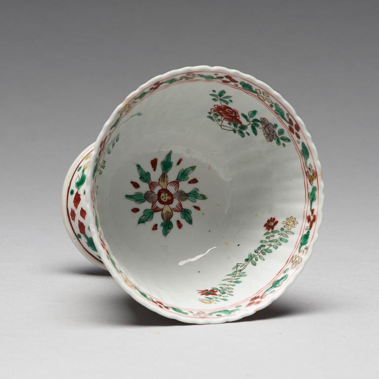 A famille verte stemcup, Qing dynasty, Kangxi (1662-1722).