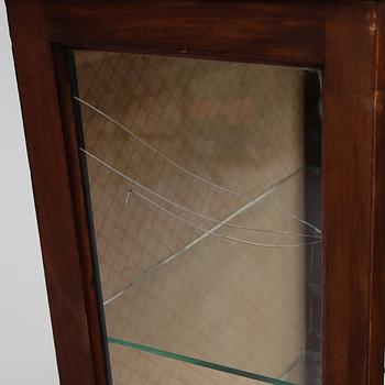 VITRINSKÅP, England, 1900-talets första hälft.