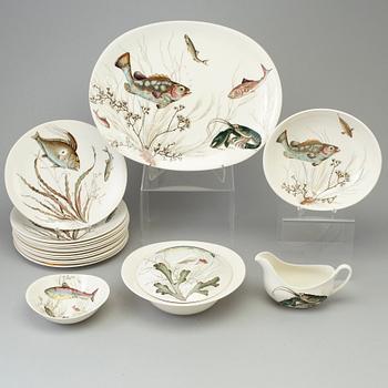 SERVISDELAR, 17 st, flintgods, "Fish", Johnson Bros, England, 1900-talets andra hälft.