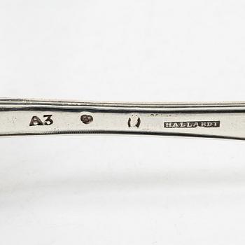 21 pieces of silver cutlery, 1807 - mid 20th century.