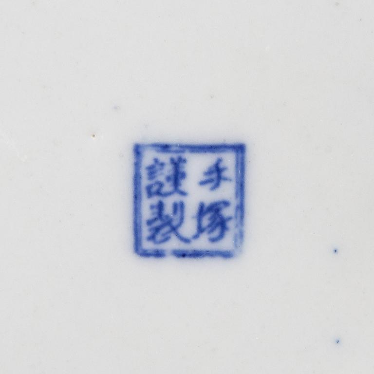 Fat 2 st Japan 1900-talets första hälft porslin.