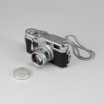 A LEICA M3, 1954, with objectives and accessoaries.