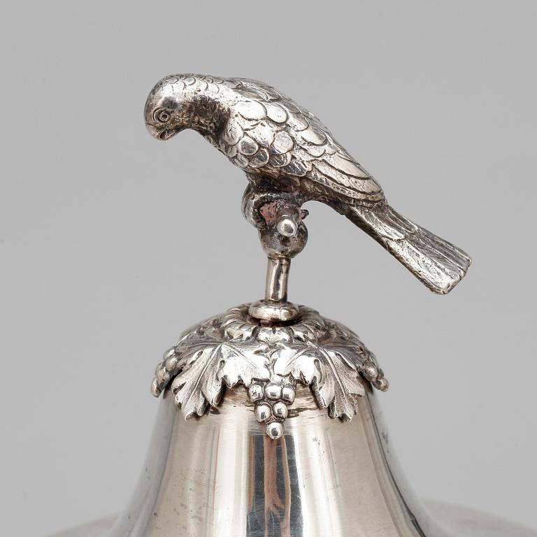 SOCKERSKÅL, silver, CG Hallberg, Stockholm 1902. Vikt ca 570g.