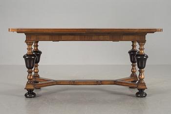 BIBLIOTEKSBORD, barockstil. 1900-talets andra hälft.