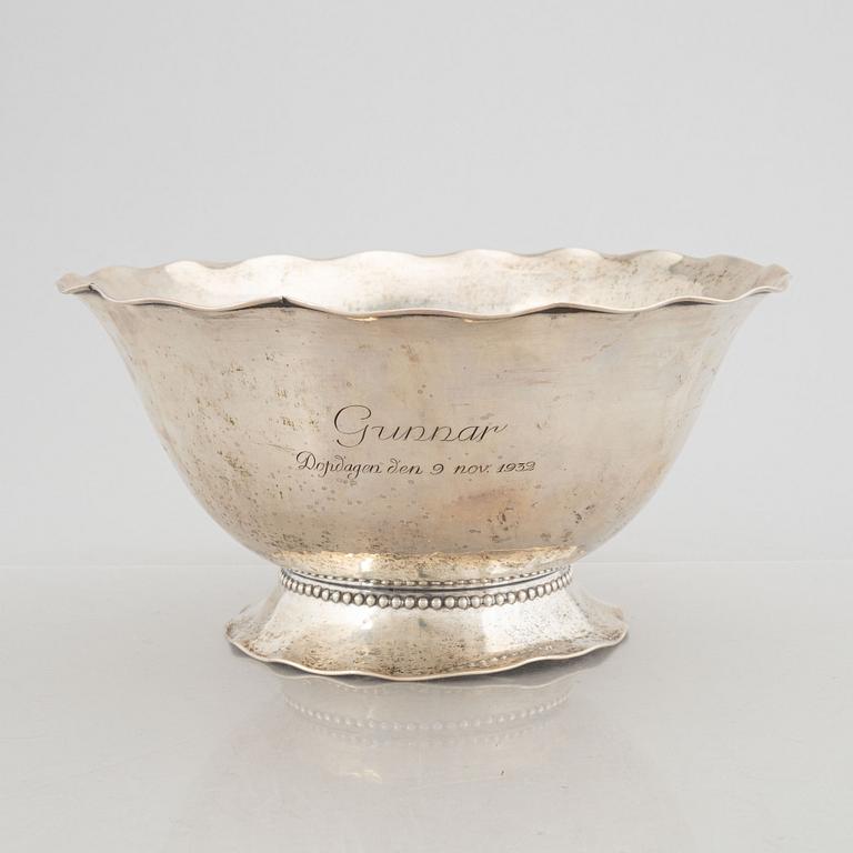 Skål, silver, CG Hallberg, Stockholm 1932.