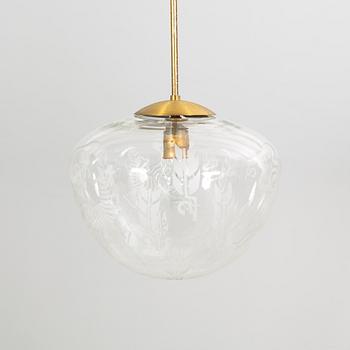 A 1940s ceiling pendant.