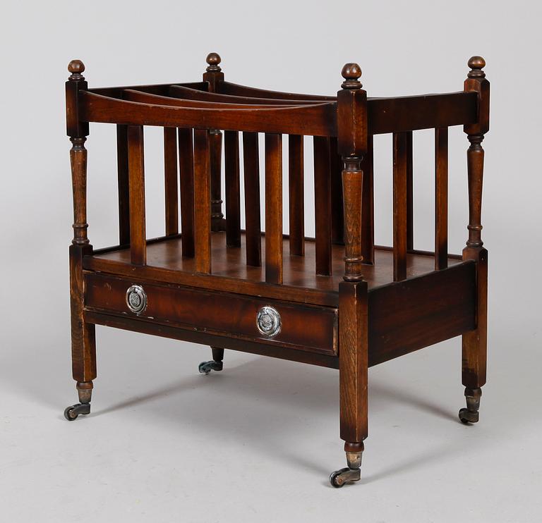 TIDNINGSSTÄLL, England, 1900-talets andra hälft.