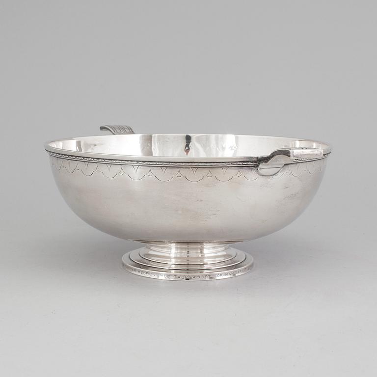 A Swedish Grace silver punchbowl, maker's mark GAB, Stockholm, 1934. Weight 935 g.