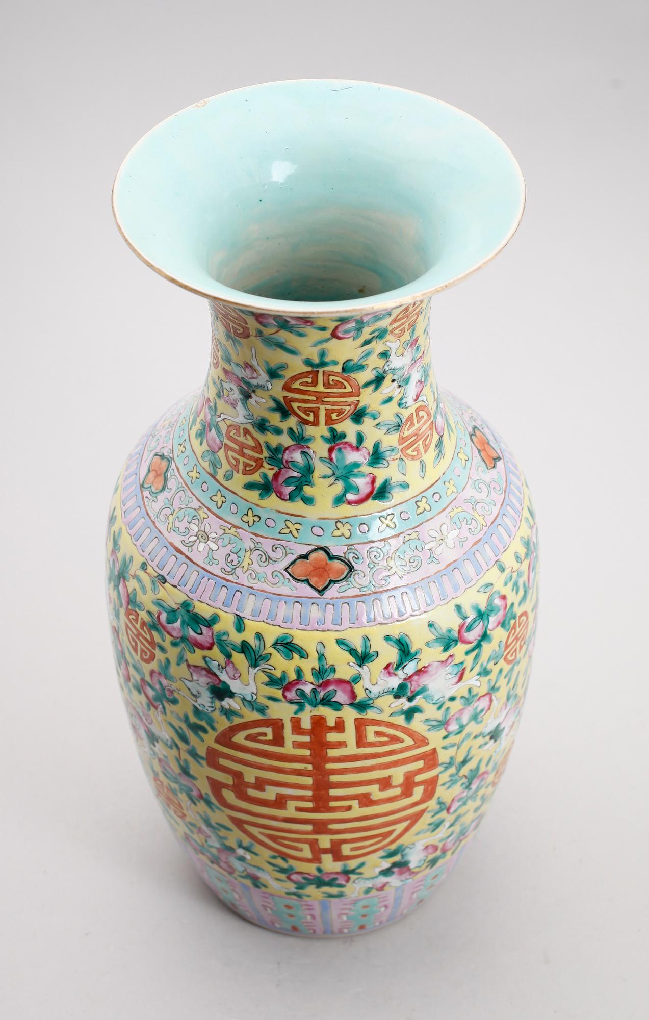 VAS, porslin, Kina, 1900-tal.