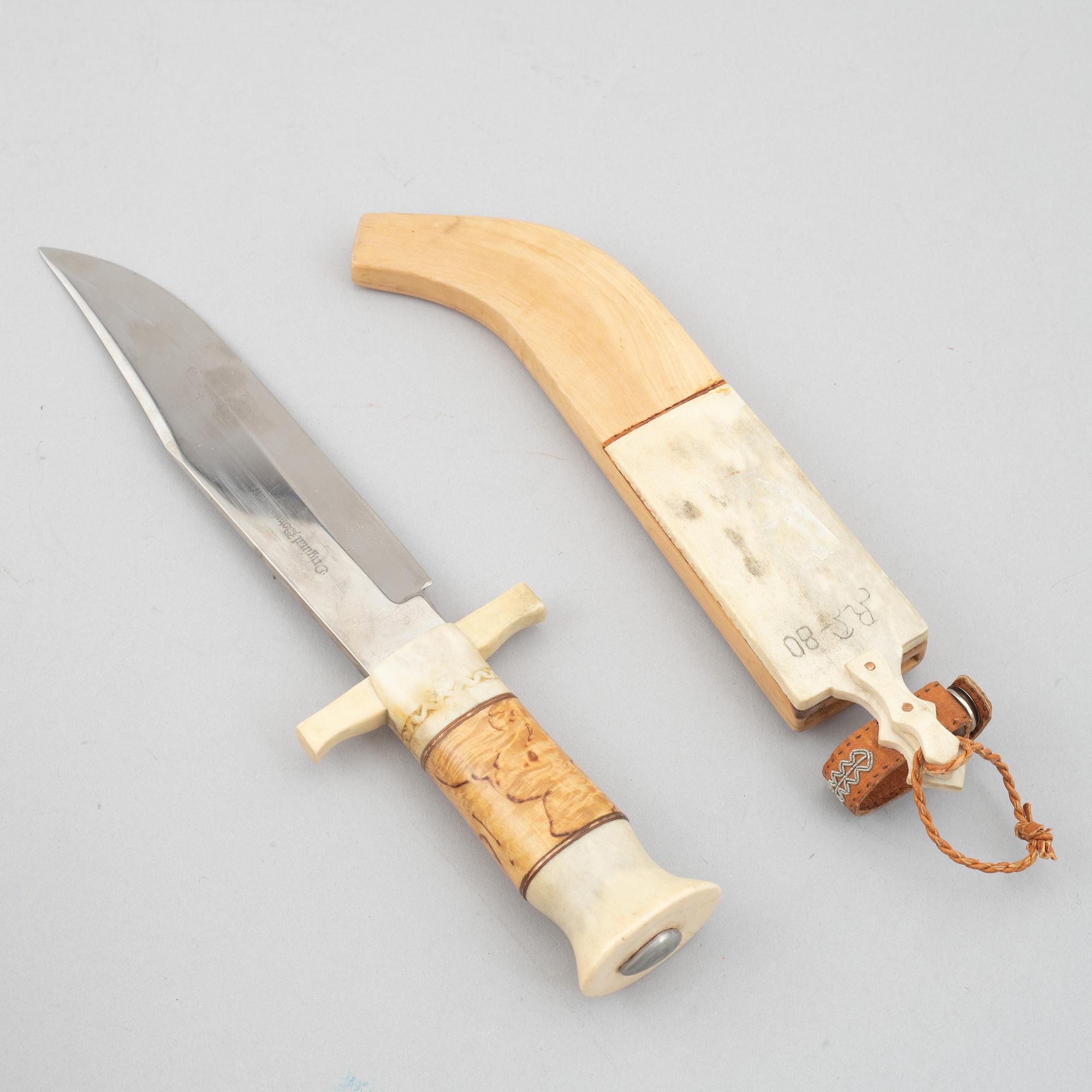 Knife of Bowie type, signed RT (?) dated 80.