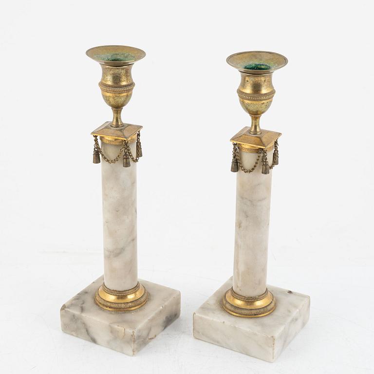 Ljusstakar, ett par, gustavianska, omkring 1800.