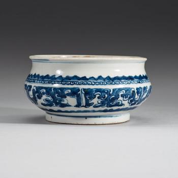 A blue and white censer, Qing dynasty, Kangxi (1662-1722).