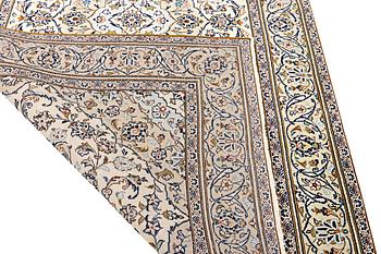 A Kashan carpet, a. 254 x 145 cm.