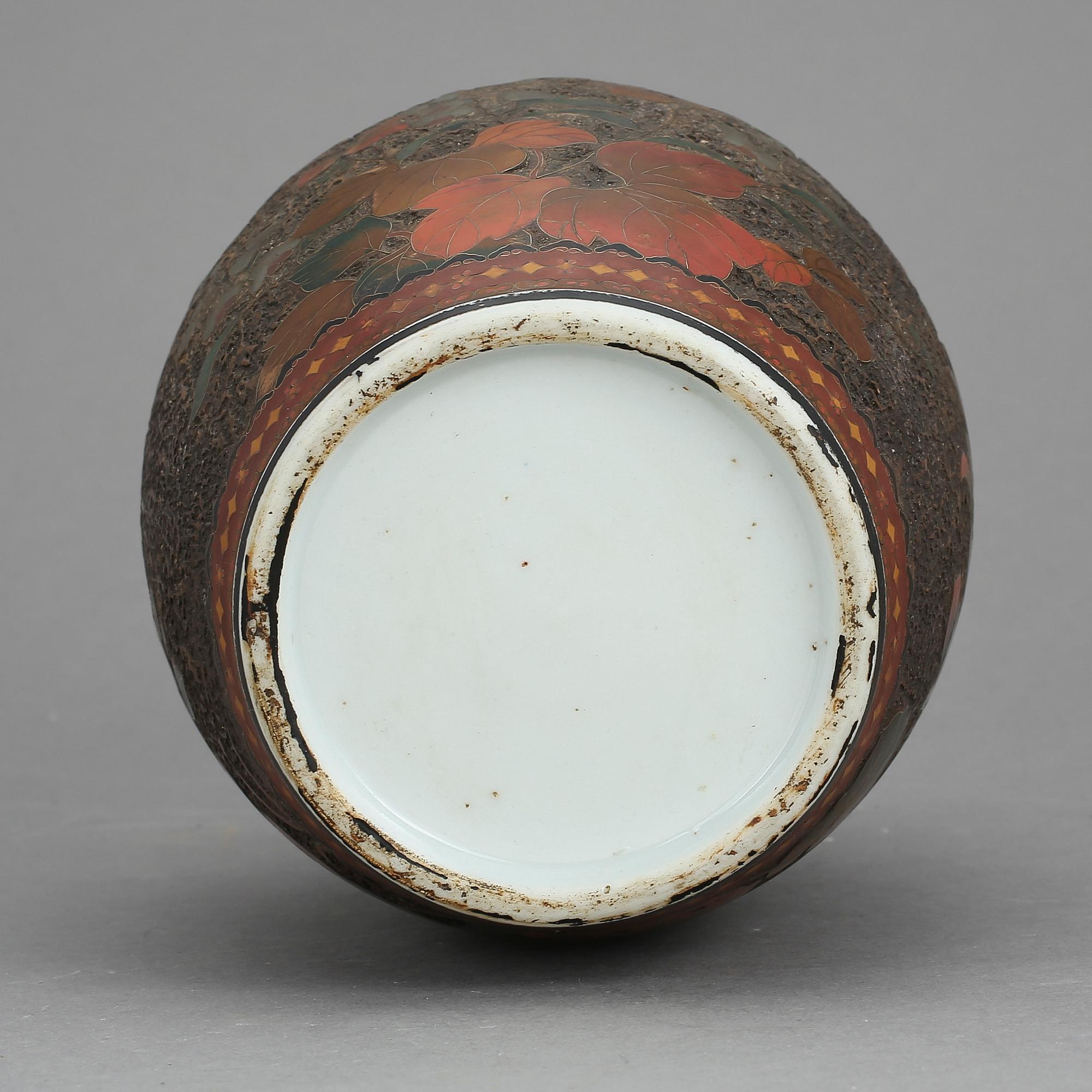 VAS, porslin och cloisonné, Japan, omkring 1900.