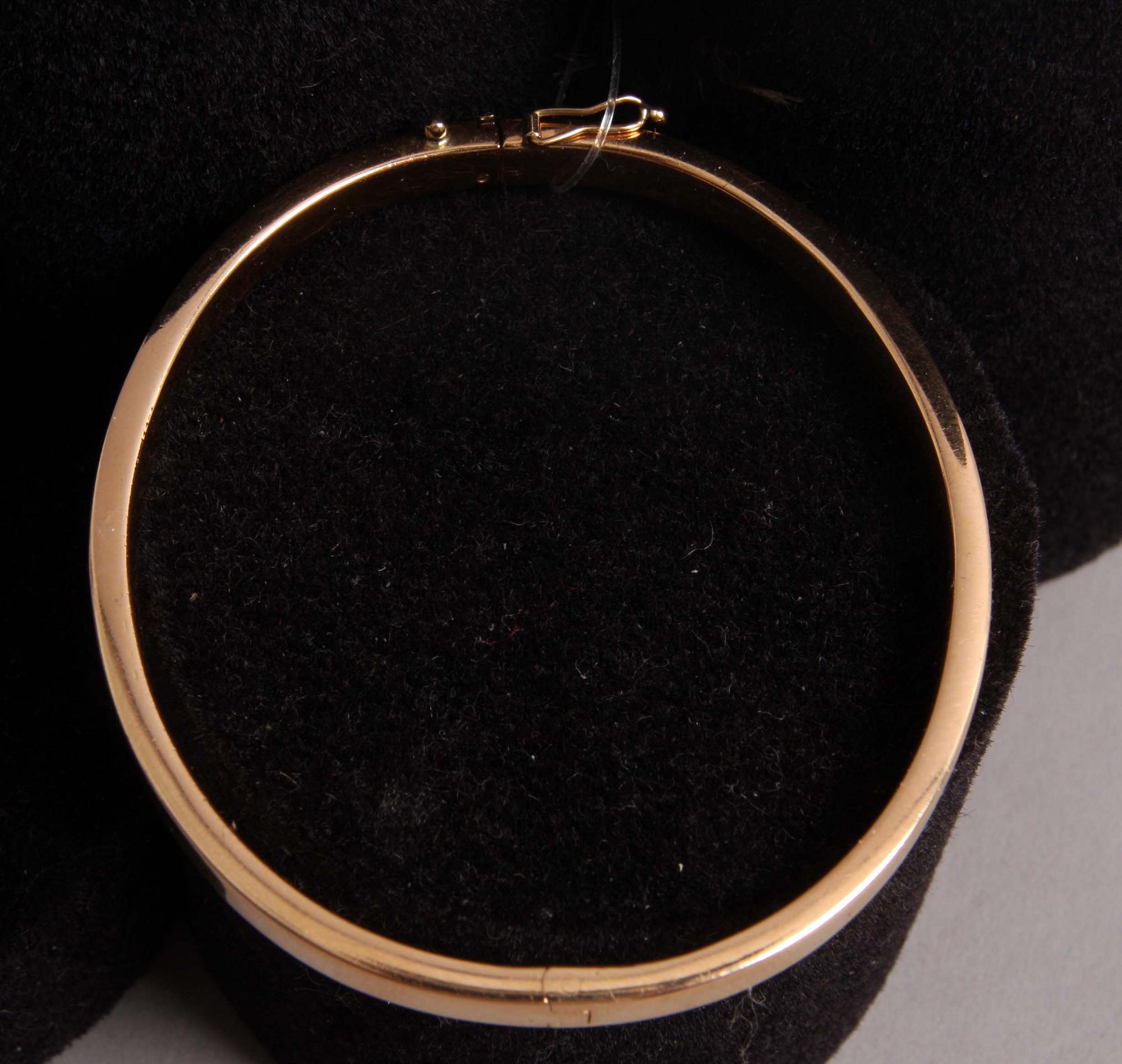 ARMRING, guld 18 K, ca 14 g.