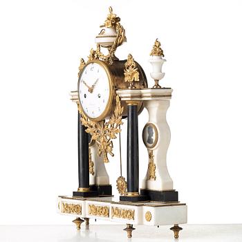 A Louis XVI late 18th century mantel clock.