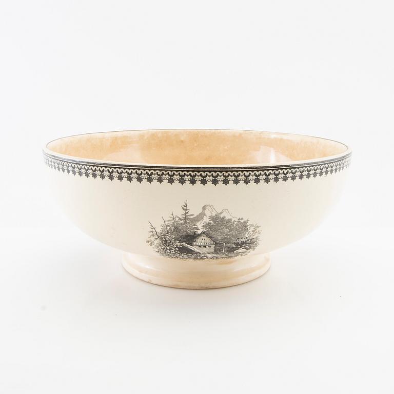 Service 44 dlr, "Old Abbey Ware Alpina" Villeroy & Boch Mettlach Saar Basin circa 1900 stoneware.