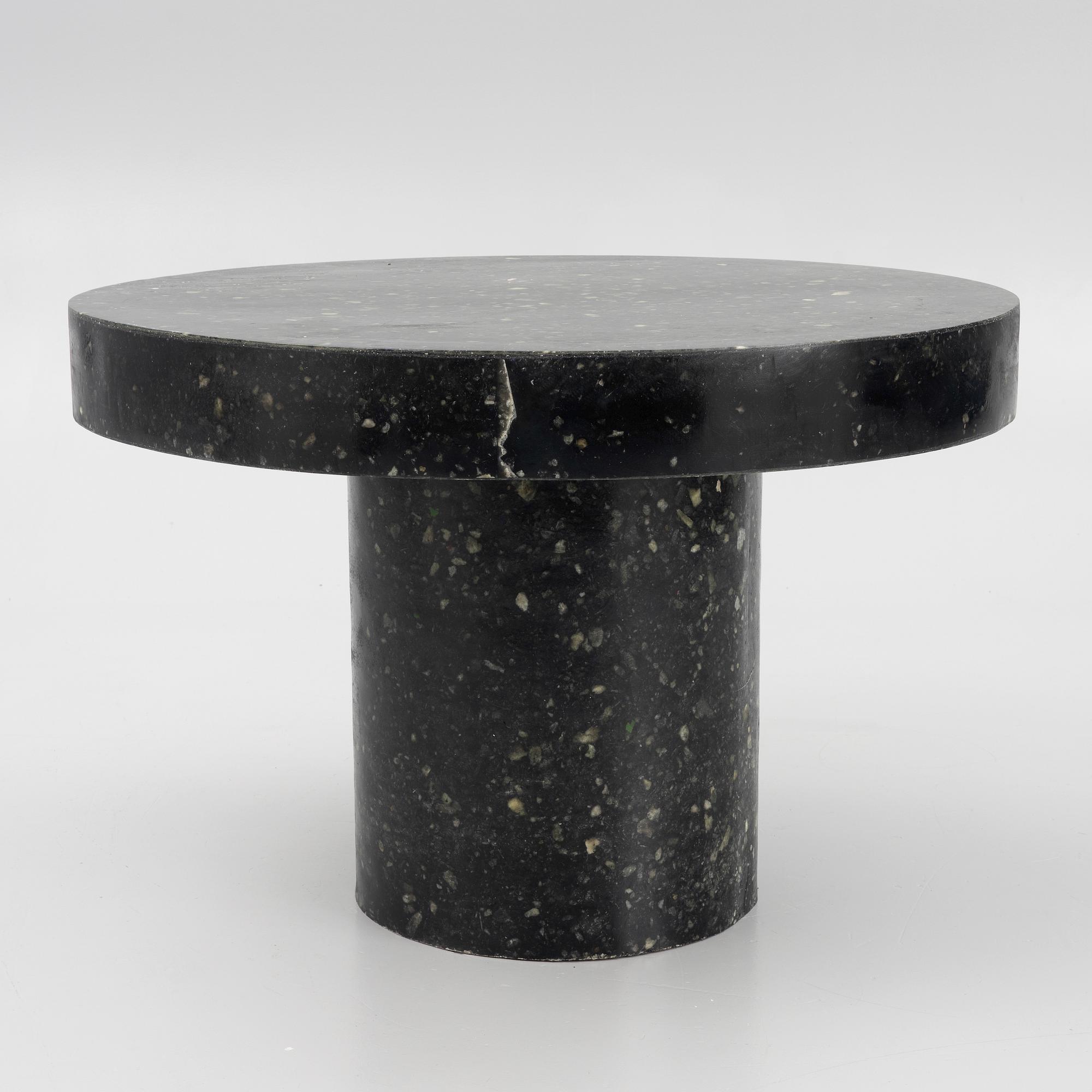 Gustaf Westman, matbord, "Linn Innovation Table", Swedish Stockings, 2025.