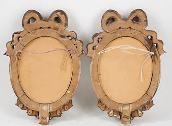 SPEGELLAMPETTER, ett par, gustaviansk stil, 1900-talets andra hälft.