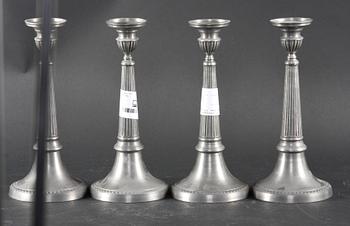 LJUSSTAKAR, 2 par och SKÅL, tenn, 1800-1900-tal.