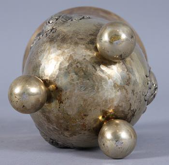 BÄGARE, silver, CG Hallberg, 1916. 141 gram.