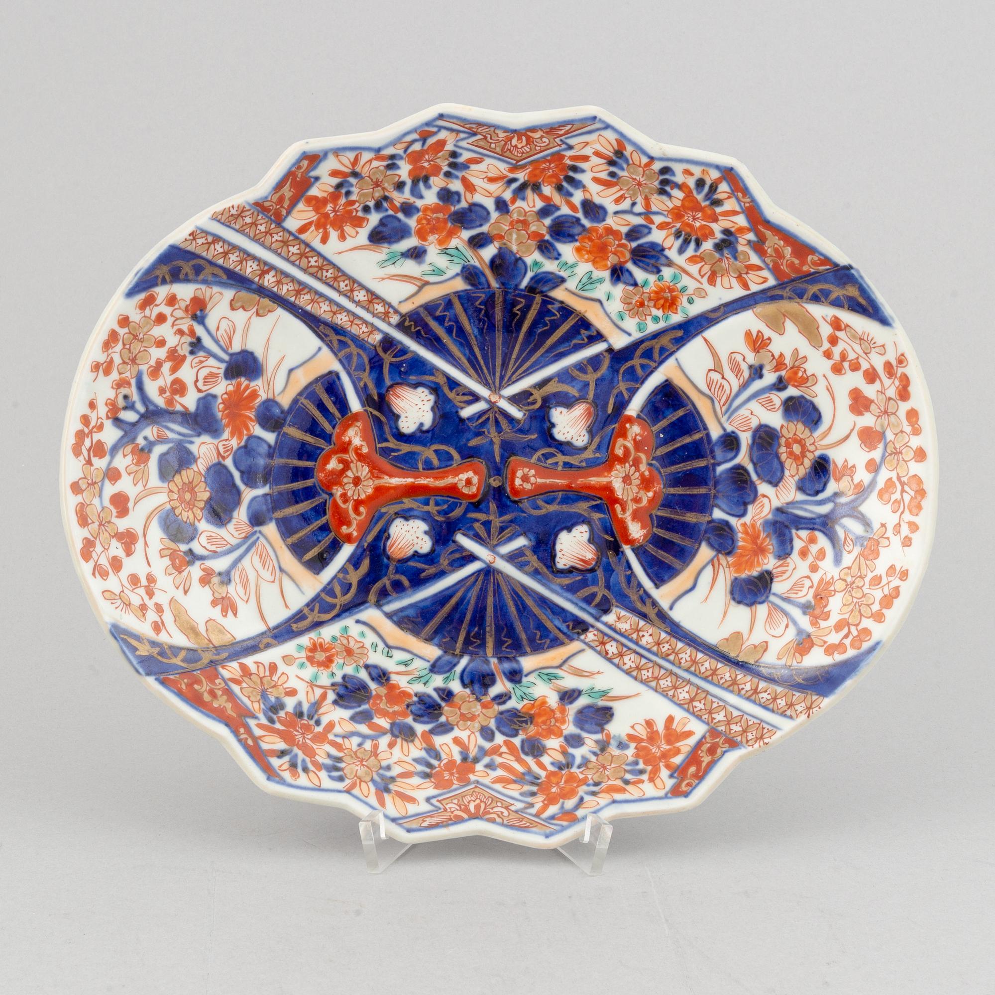 Fat, porslin, Japan, 1800-tal.
