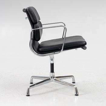 Charles & Ray Eames, a 'Soft Pad Chair EA217', Vitra.