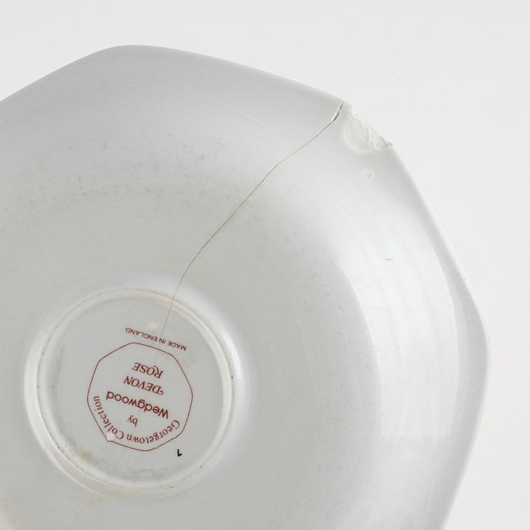 Matservis, 70 delar, "Devon Rose", flintgods, Wedgwood, England.