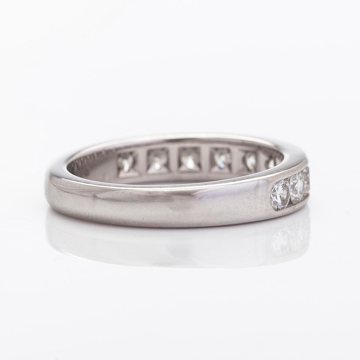 Tiffany & Co, ring, halvallians, "Tiffany Setting", platina och briljantslipade diamanter.