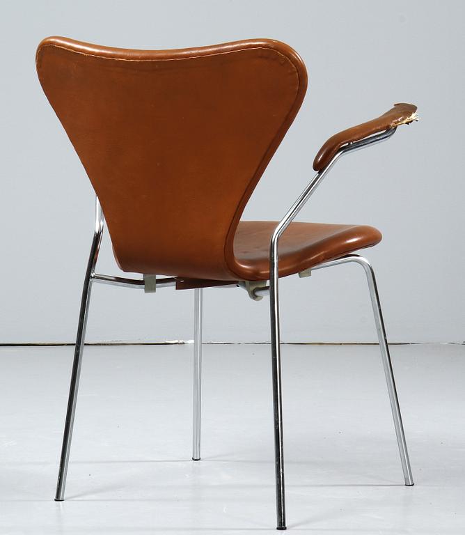 KARMSTOL, "Sjuan", Arne Jacobsen för Fritz Hansen, Danmark.