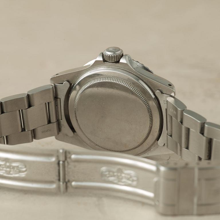 ROLEX, Oyster Perpetual Date, Submariner (660ft=200m, SWISS-T< 25, Mark IV), Chronometer, "Röd text".