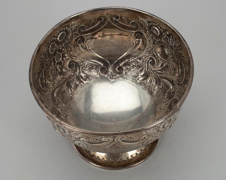 SKÅL, sterling silver, Chester, England 1902. Vikt 260 g.