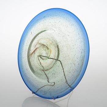 Oiva Toikka, a glass dish signed Oiva Toikka Nuutajärvi Notsjö.