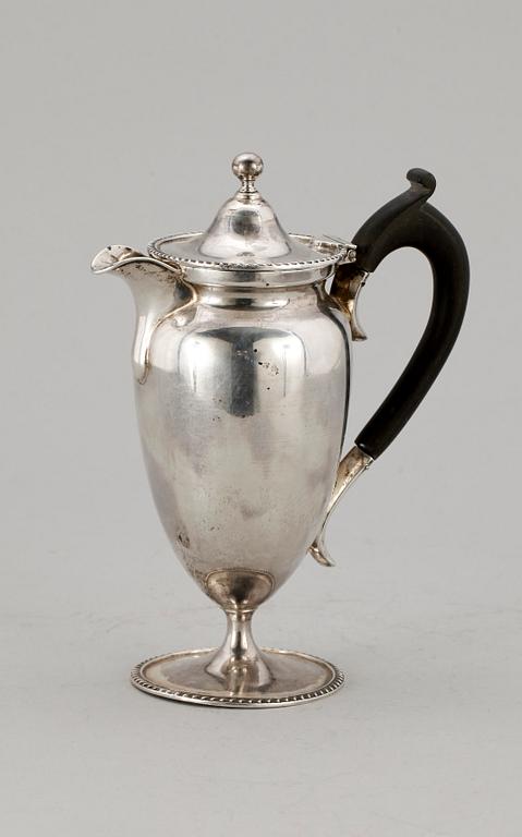 KANNA, silver, Henry Wilkinson,  Sheffield, England, 1917. Tot ca 285 gr.