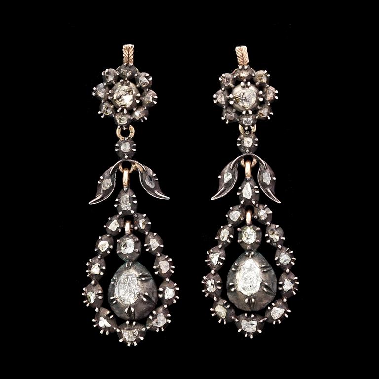 EARRINGS, gold/silver and rose cut diamonds.