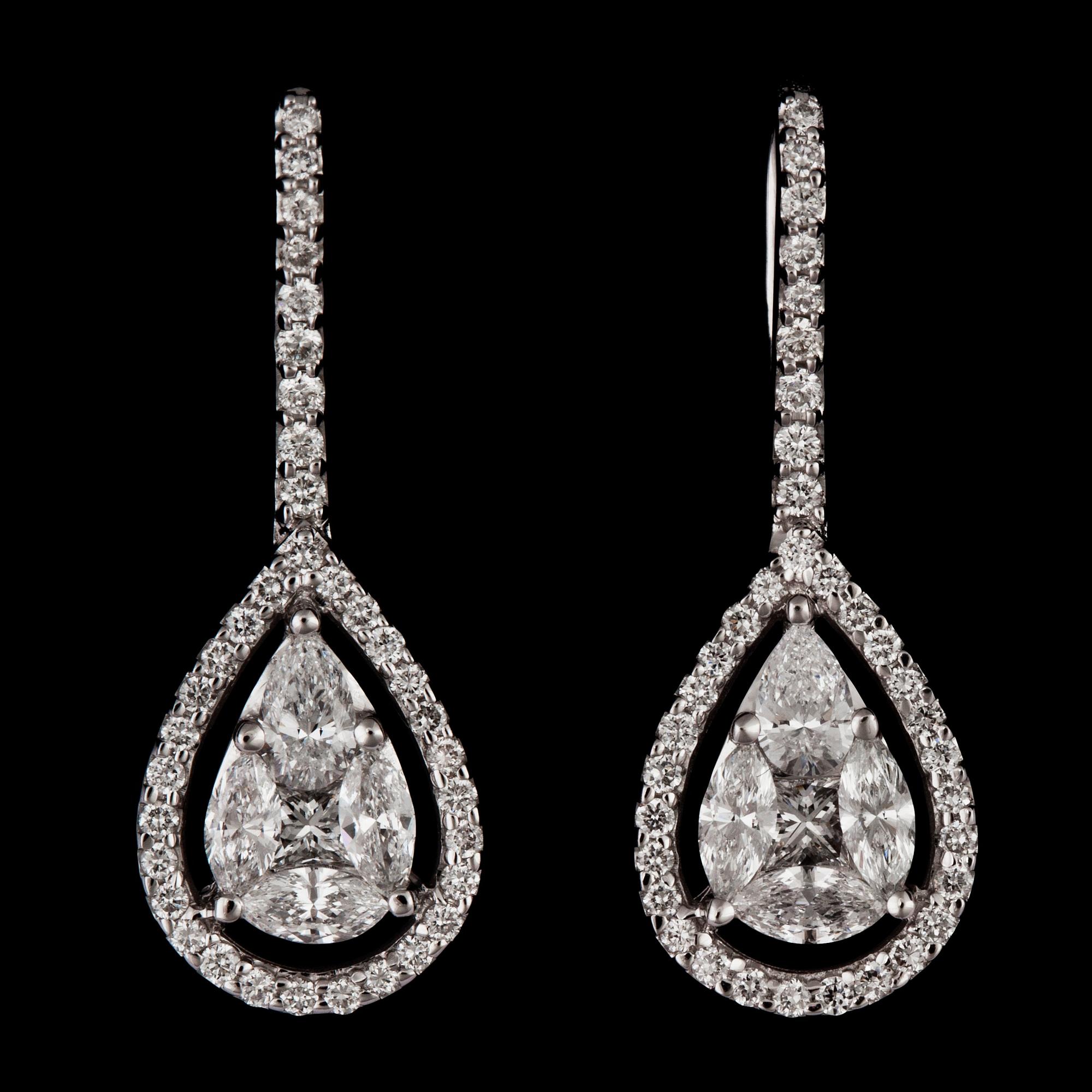 ÖRHÄNGEN, briljantslipade diamanter, tot. 1.22 ct.